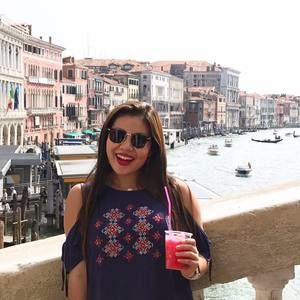 Meet your Posher, Lily